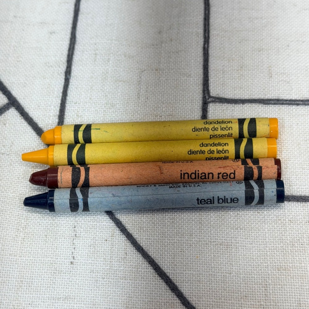 Crayola Crayons OS Multi Retired Indian‎ Red Dandelion Teal Blue Vintage 4pc Lot